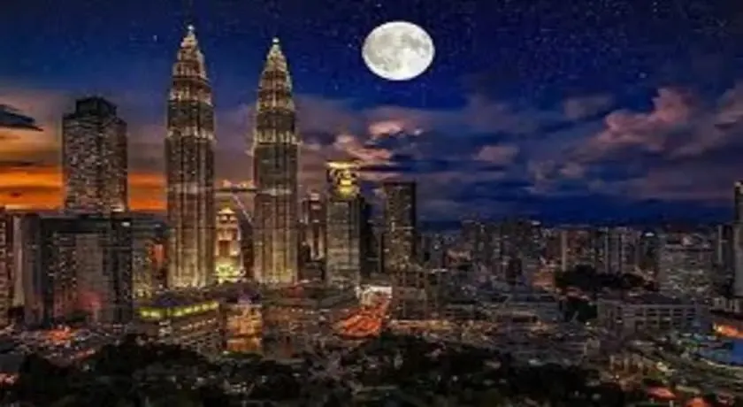 Discover The Best of Kuala Lumpur by Night