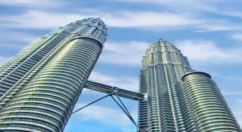 Private Tour Kuala Lumpur with Petronas Twin Towers Observation Deck & Batu Cave