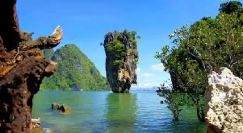 Jame Bond, Panyee Island, Hong Island and Naka Island by Speedboat From Phuket